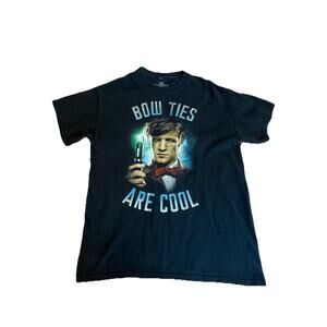 Vintage 2012 Hot Topic Doctor Who "Bow Ties Are Cool" T-shirt - Size Small